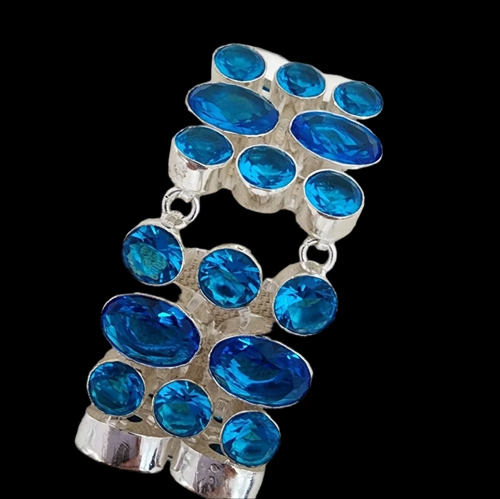 Silver bracelet faceted glass chunky bracelet blue topaz color Q02